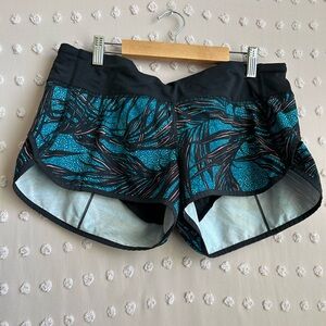 Lululemon Speed Short Luxtreme Sz 8 Palm Lace Tofino Teal Multi / Black